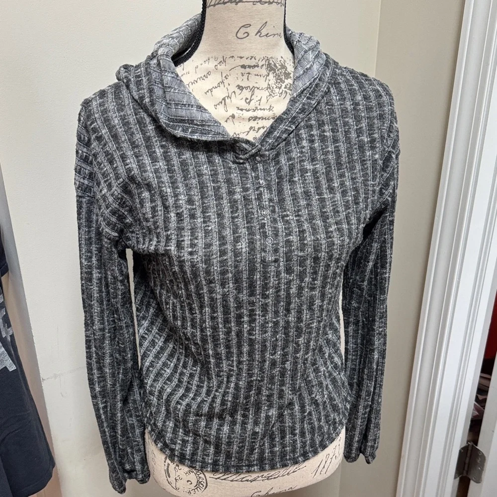 🦅 AEO Hooded Long Sleeve Striped Top, Lightweight Pullover Charcoal Gray - Picture 6 of 6
